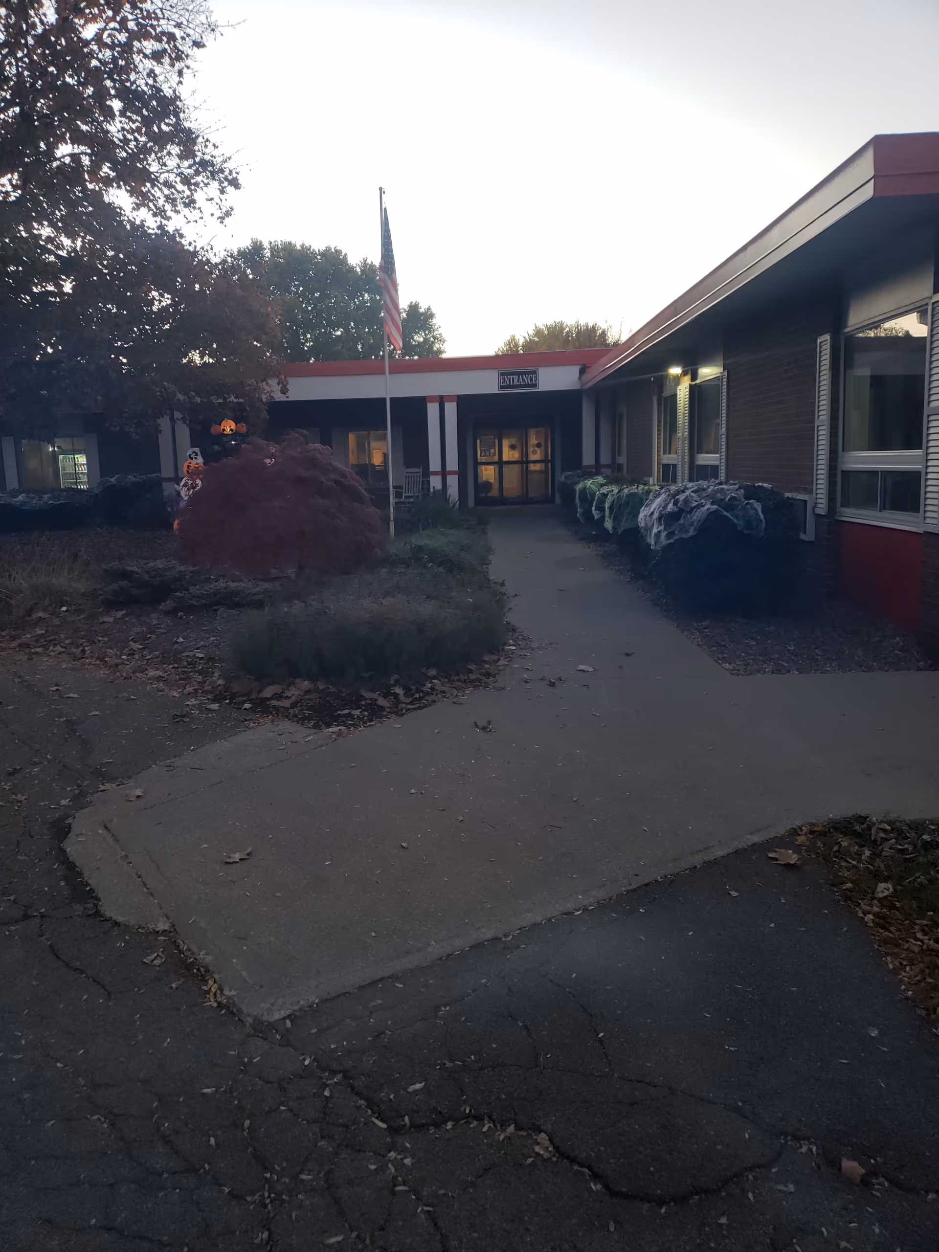 Exterior view of Cortland Park Rehabilitation and Nursing Center entrance.