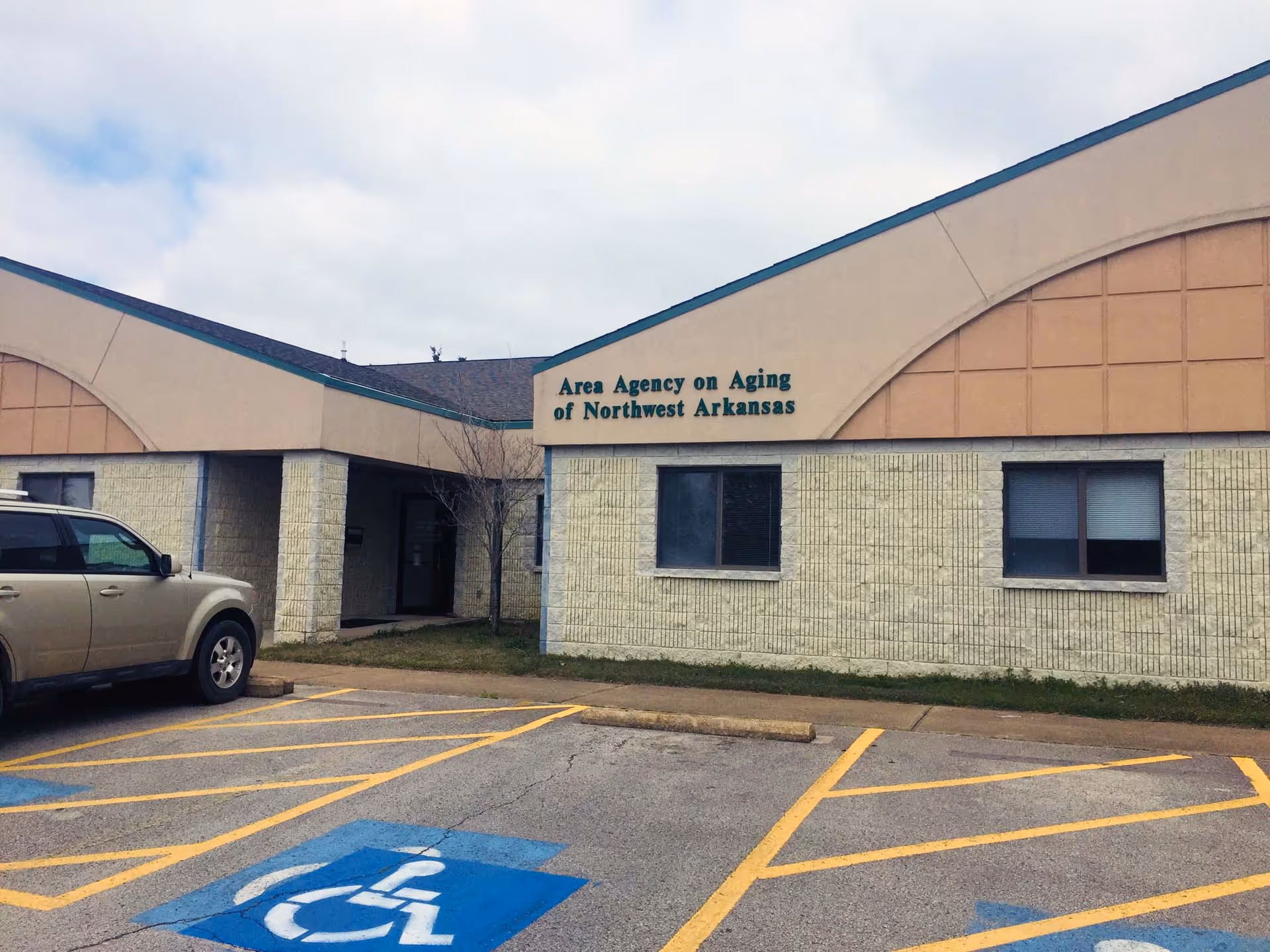 Exterior view of Area Agency on Aging of Northwest Arkansas Baxter County Branch Office building.