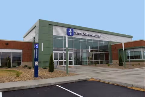 Front of Akron Children's Hospital Breastfeeding Medicine Portage clinic with glass entrance.