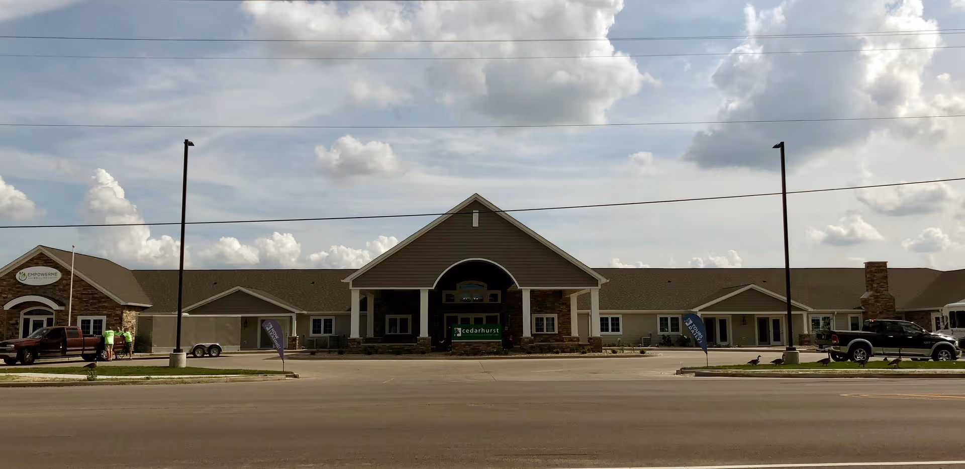 Exterior view of Cedarhurst Senior Living of Springfield front entrance.