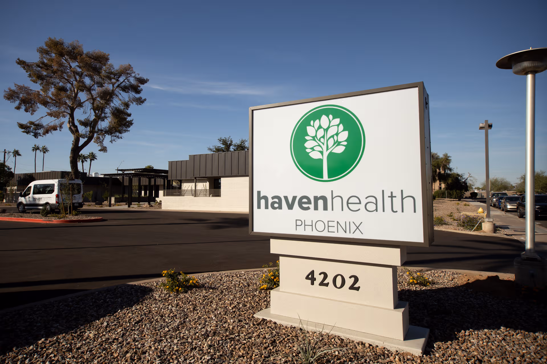 Exterior view of Haven Health Phoenix with its large sign at the entrance.