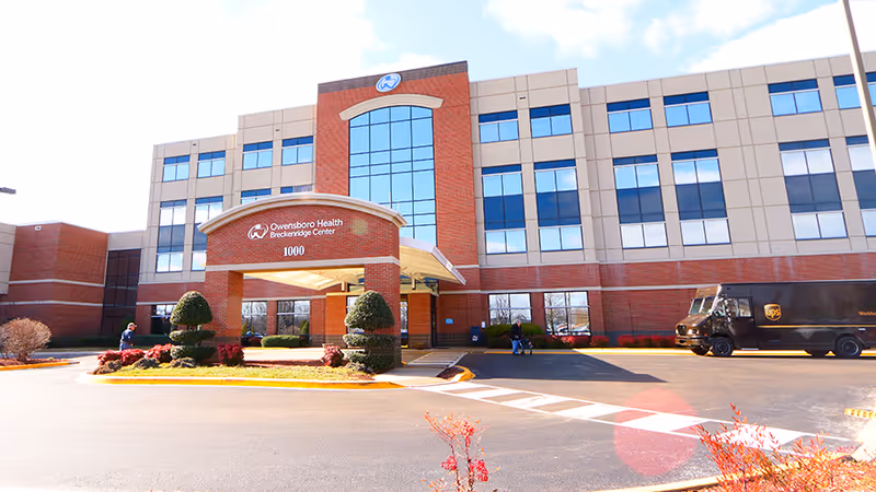 Exterior view of Norton Children's Outpatient Center Owensboro entrance canopy