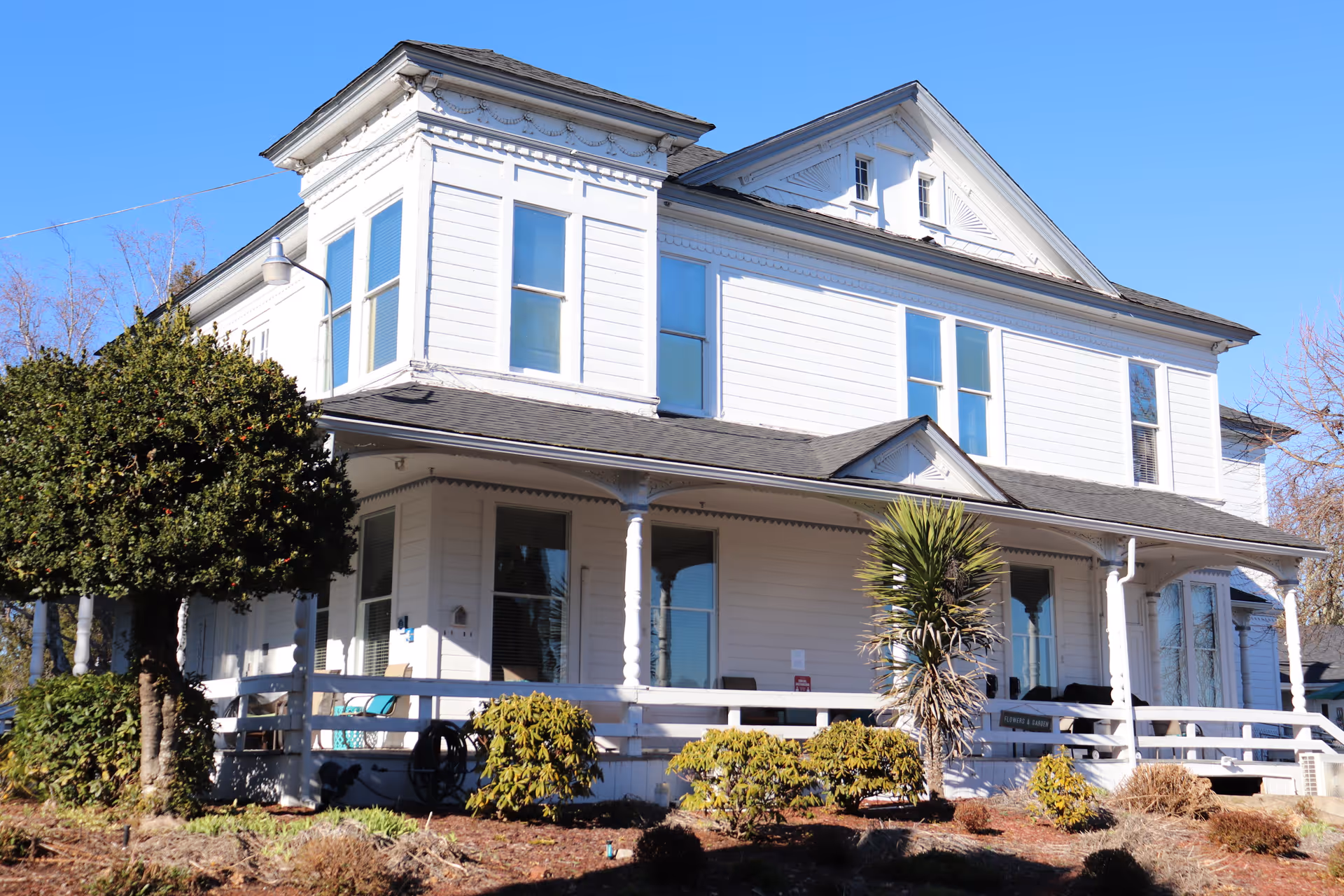 Photo of Curry Manor