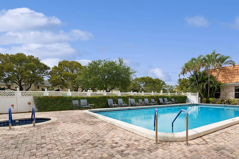 Photo 8 of The Court at Palm Aire
