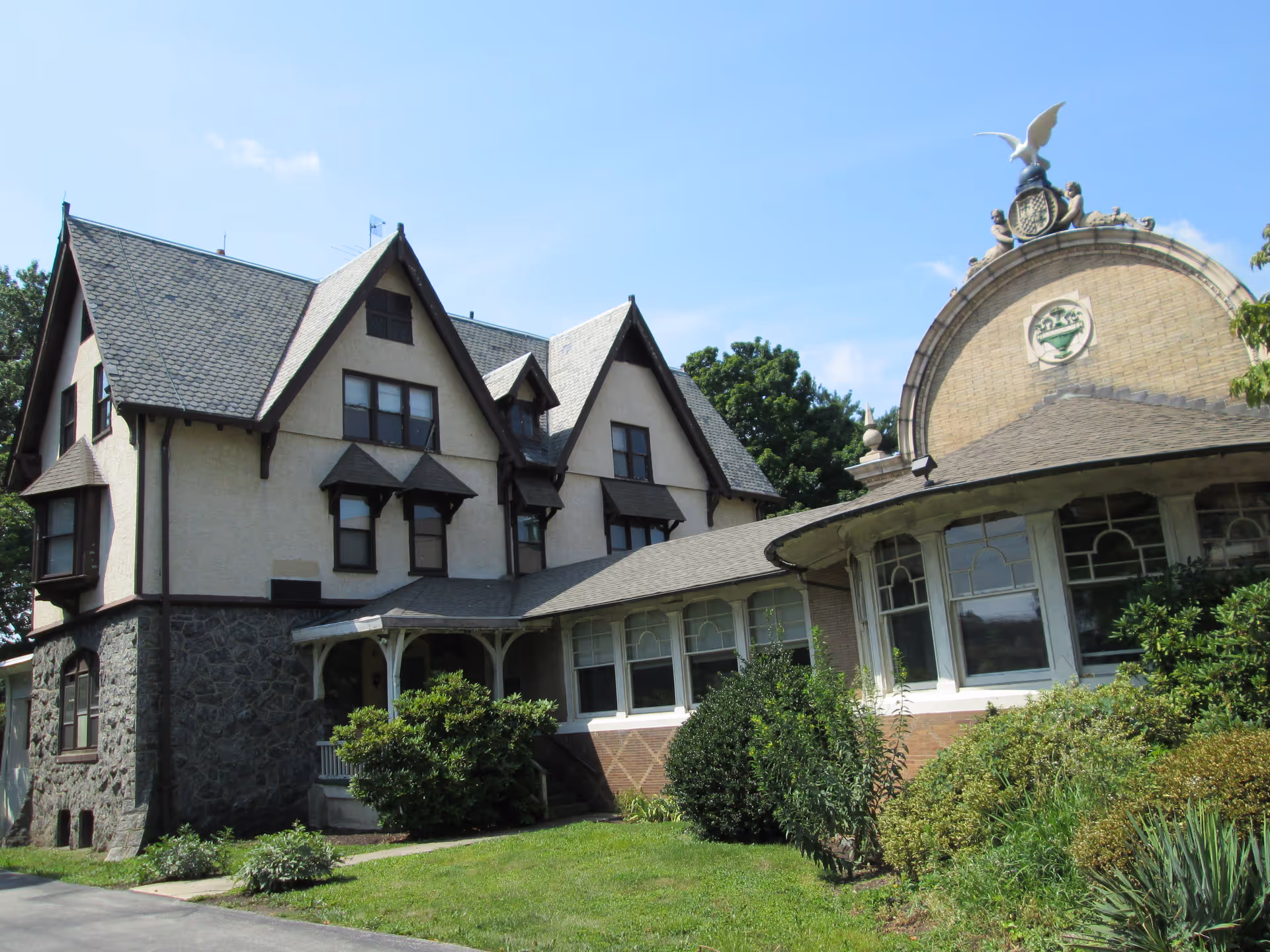 Photo 3 of Hayes Manor