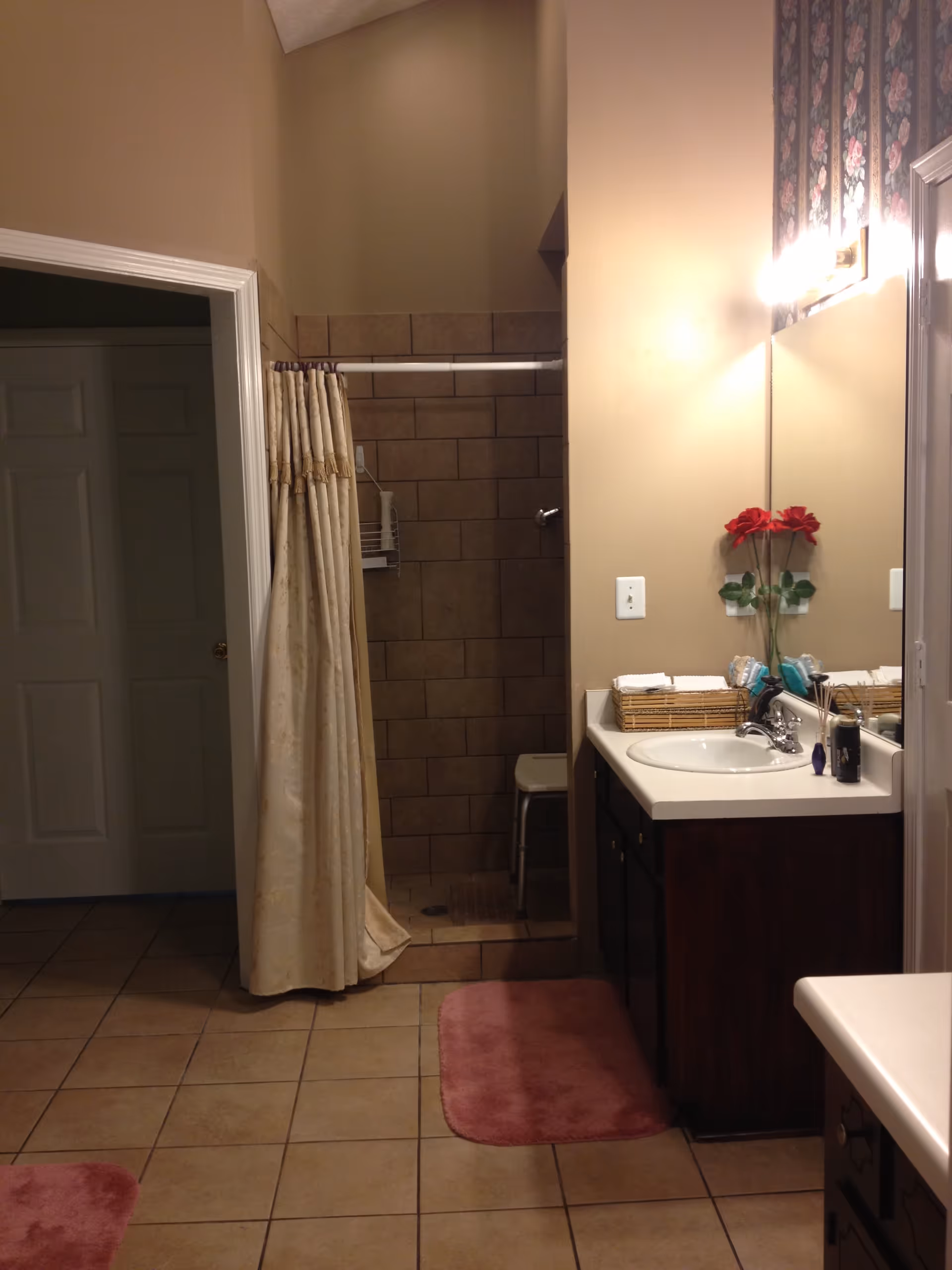 Photo 11 of Maria's Warm  Home