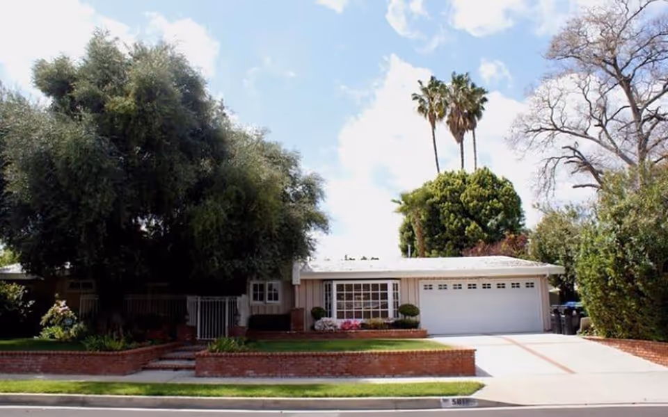Photo of Flair Manor I