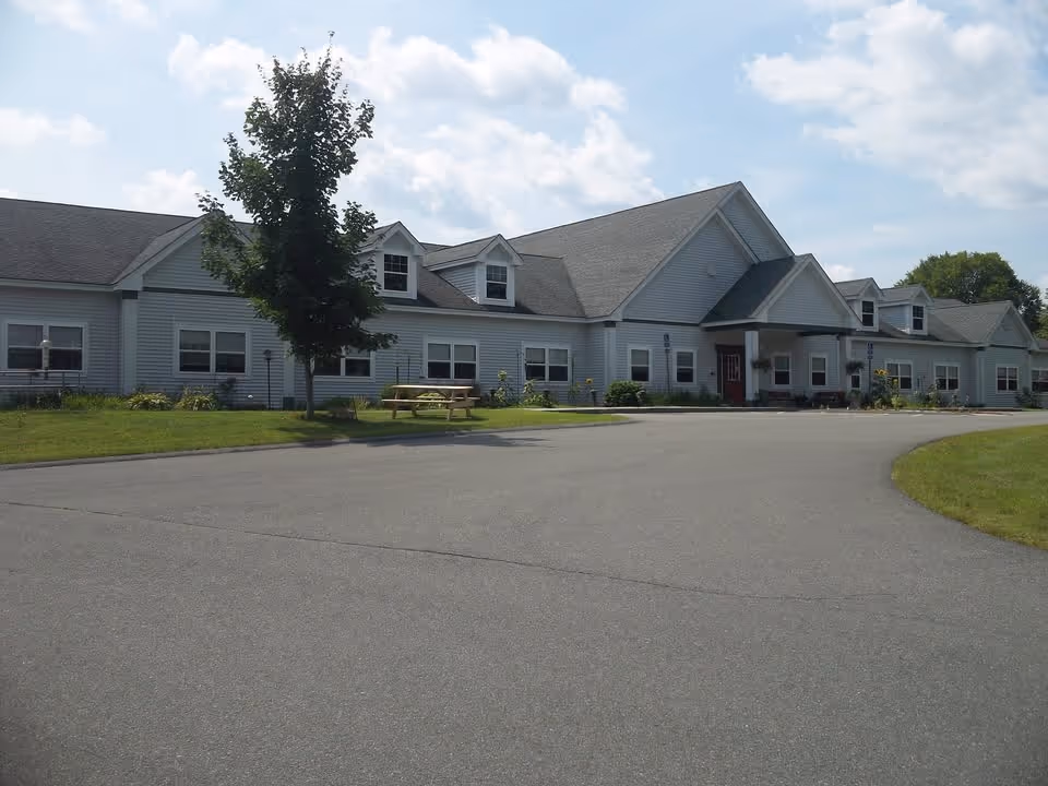 Photo 3 of Inn At Deerfield