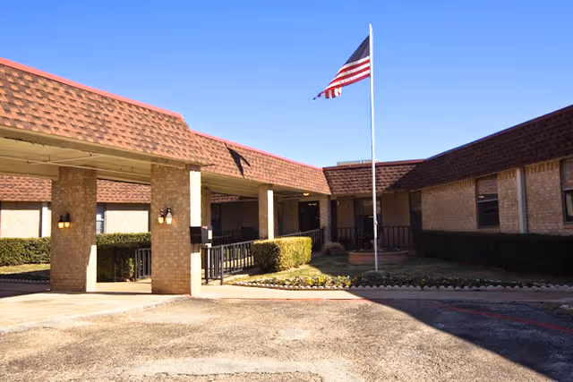 Photo of Lake Lodge Nursing & Rehabilitation