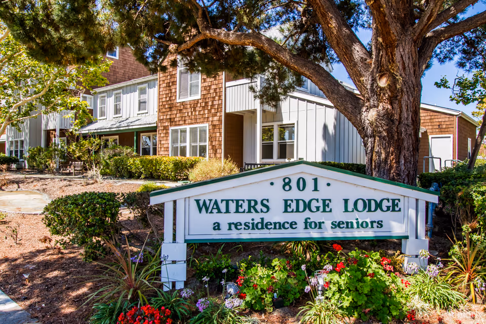 Photo of Waters Edge Lodge